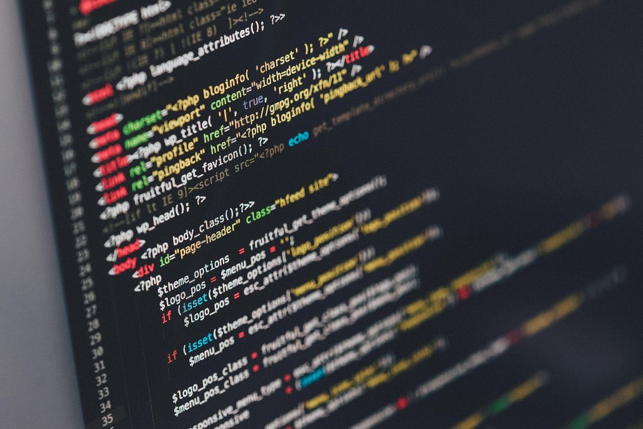Desarrollador web El Salvador - código y sistemas